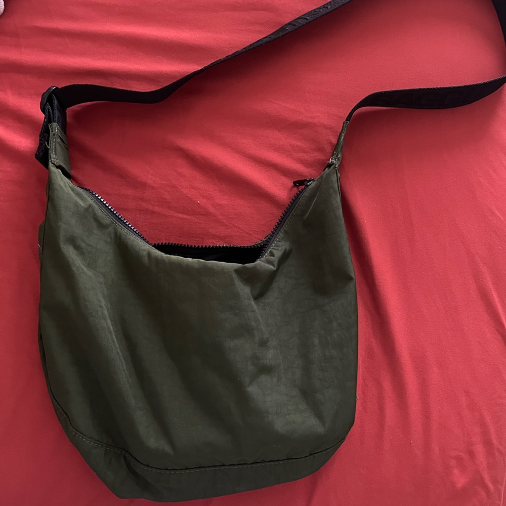 Baggu medium crescent bag